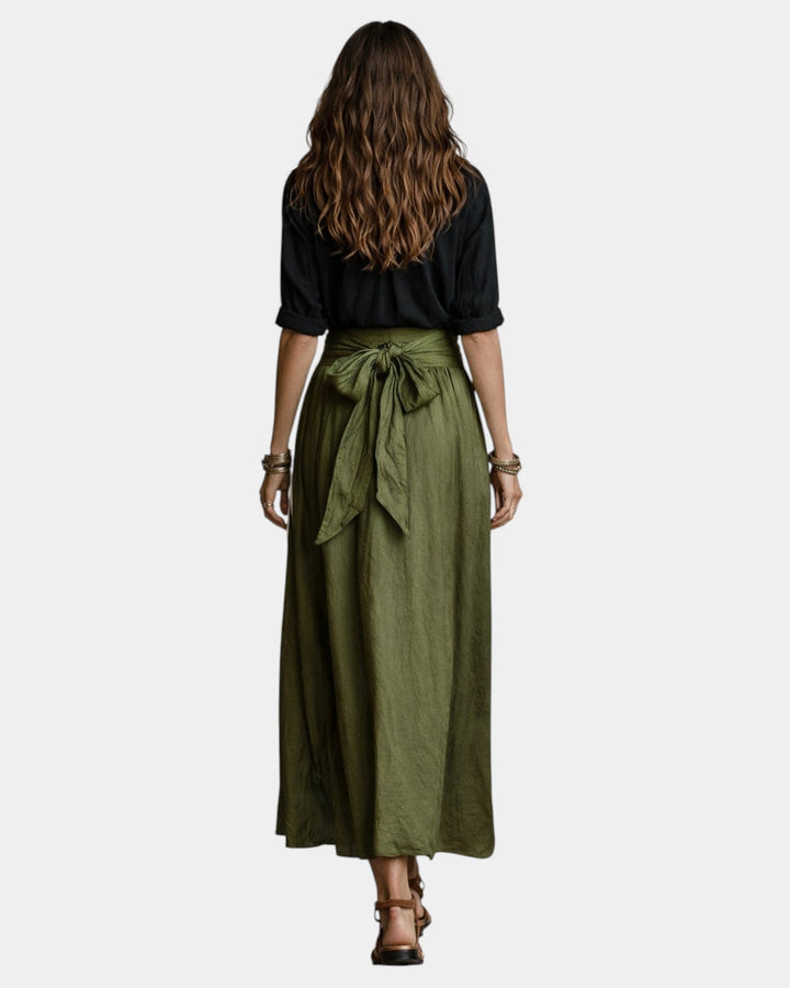 Dione | Midi skirt + free black shirt