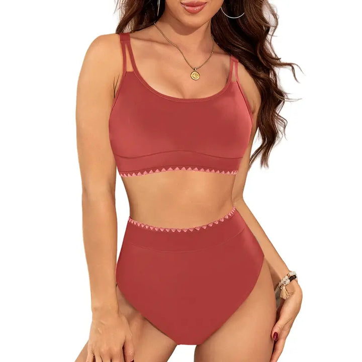 EMMA | Your confident tummy-flattening bikini