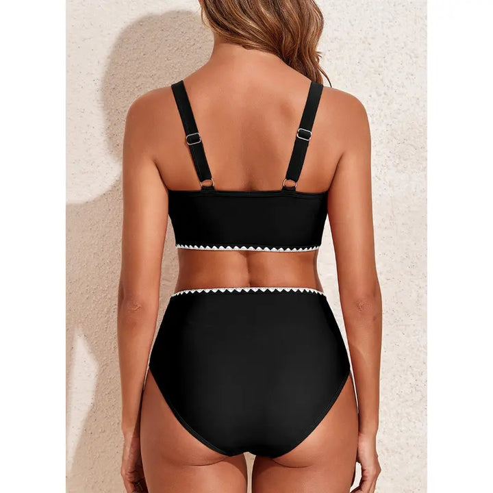 EMMA | Your confident tummy-flattening bikini